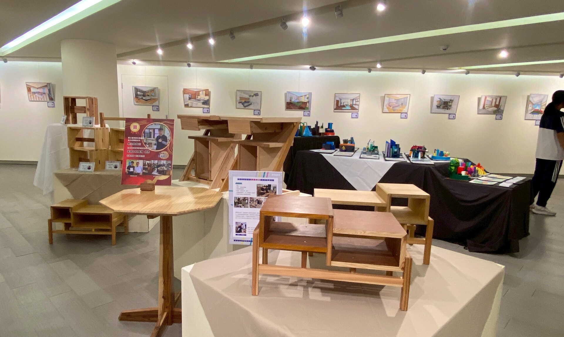 113學年度畢業成果展〈夢行〉圖片