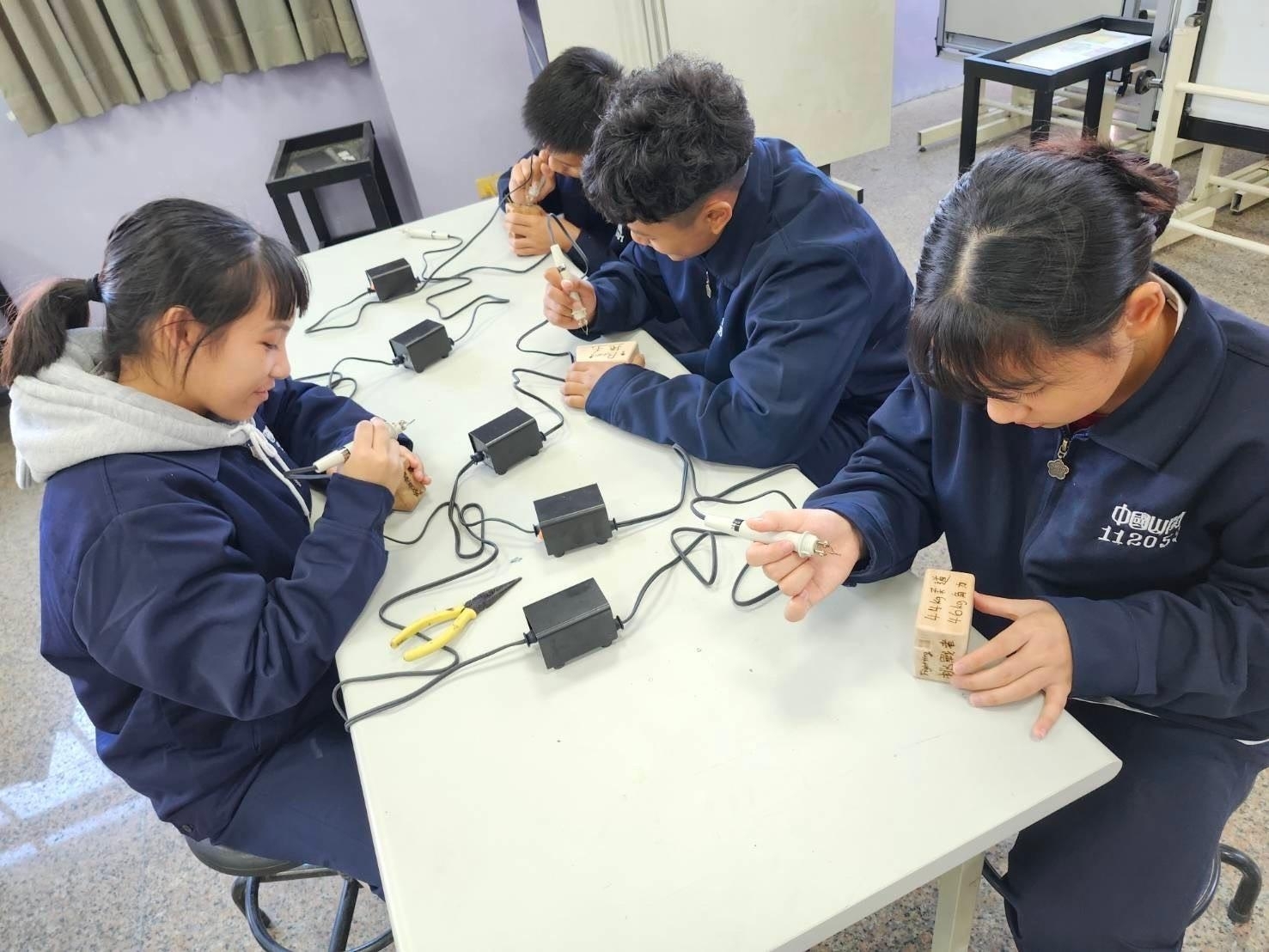113年12月05日臺東縣立關山國中設計職群職涯試探實作體驗活動圖片